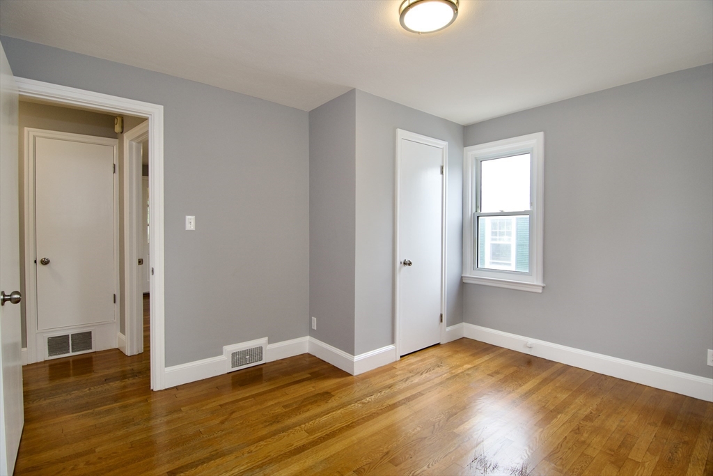 63 Grandview St, East Forest Park