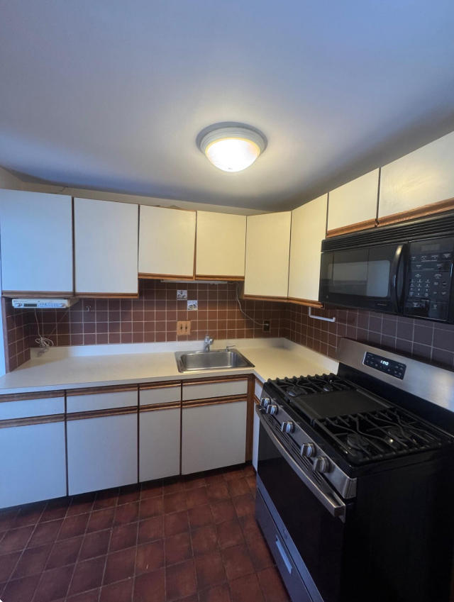 94 College Ave, Tufts