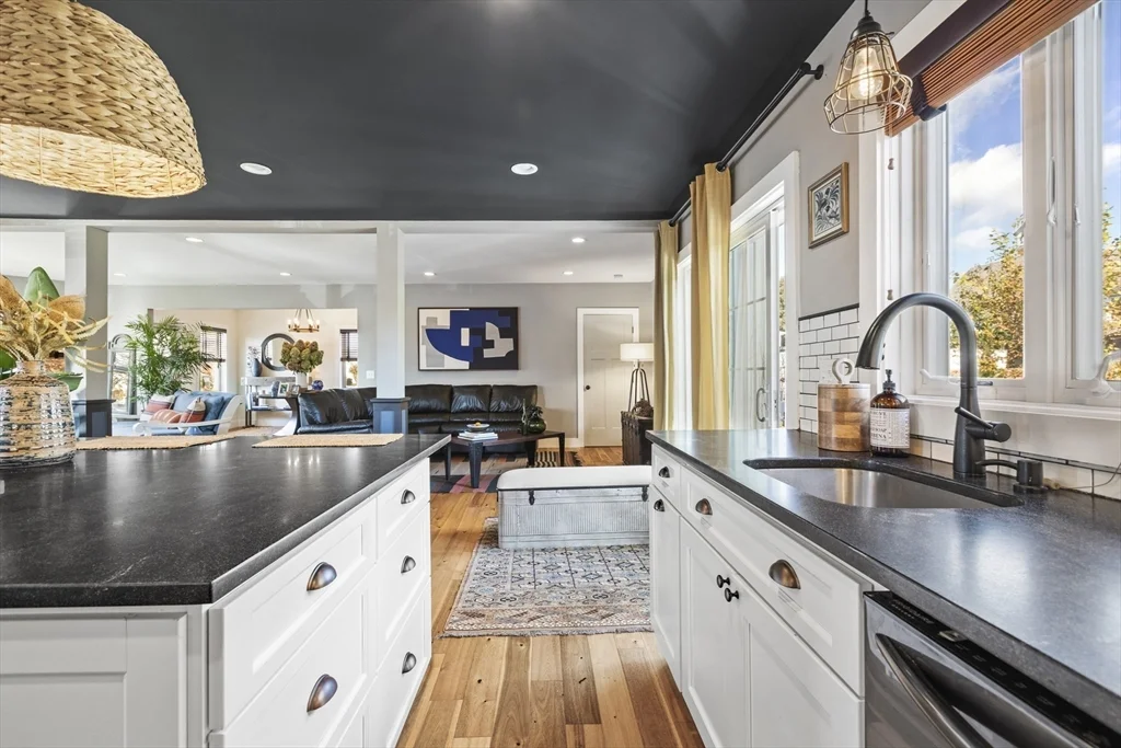 119 Sycamore St, Fairhaven