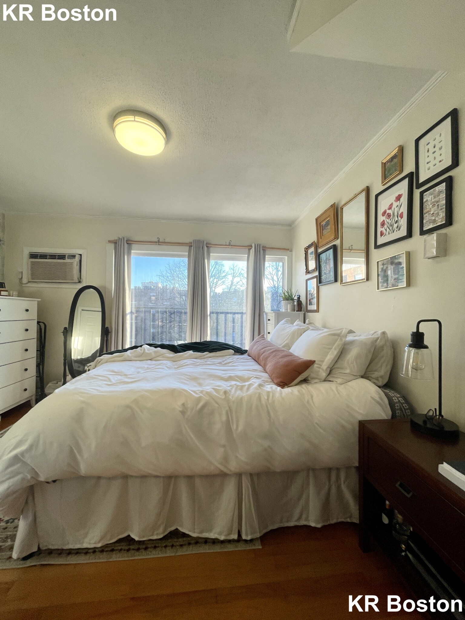 3 bed, 1 bath apartment for rent at 49 Symphony Rd Unit 43, Fenway — photo 2 of 3