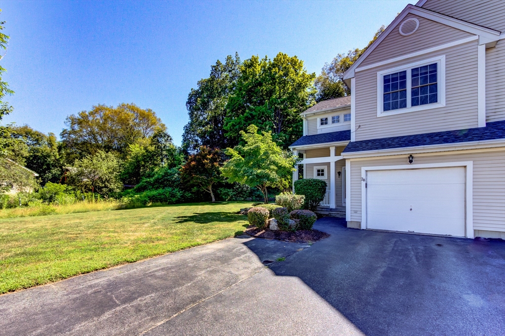 28 Ptarmigan Dr, Shrewsbury