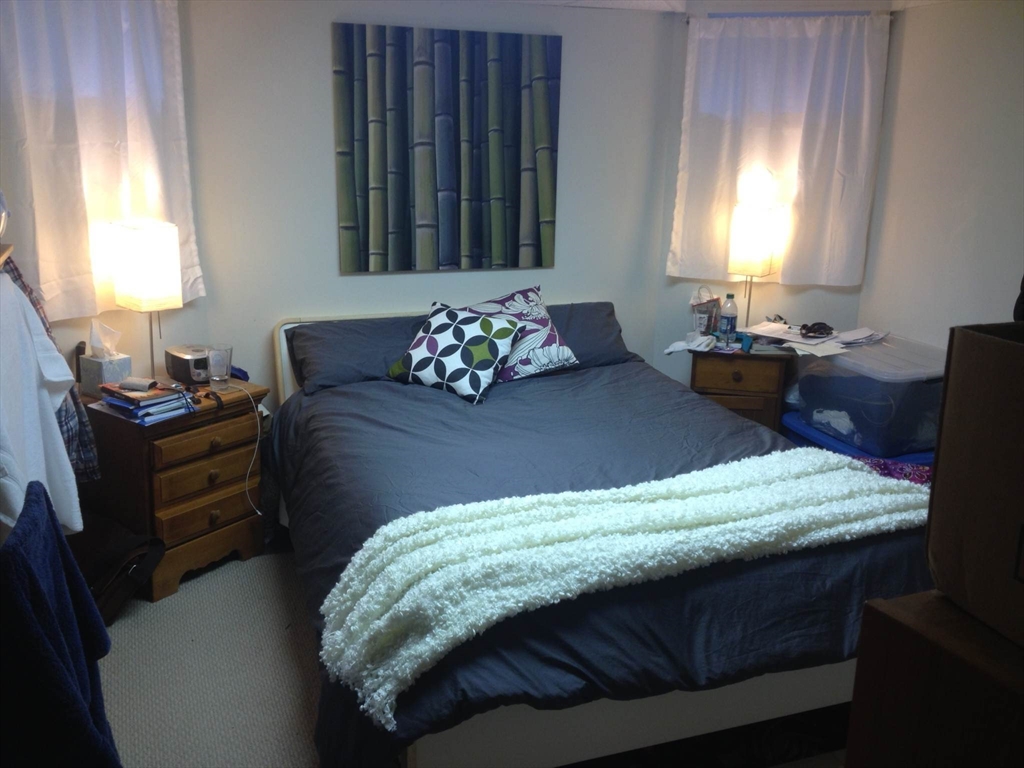 547 Broadway, Ball Square