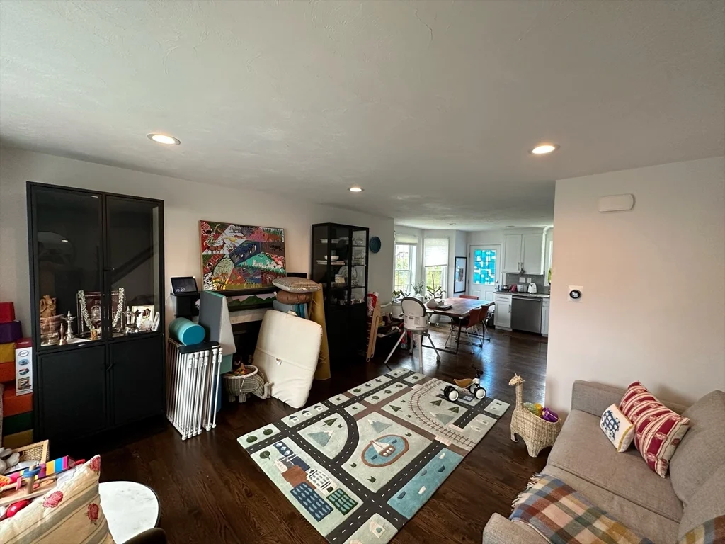 3 Riley Rd, Tyngsborough