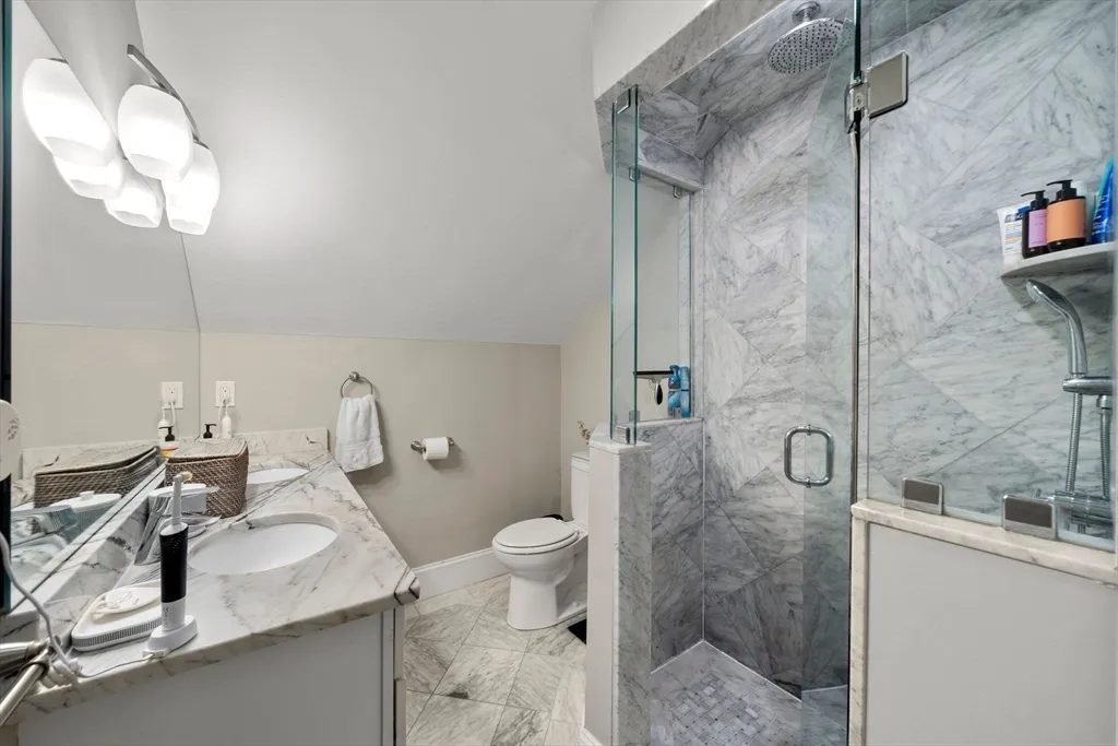 30 Park St, Fields Corner East