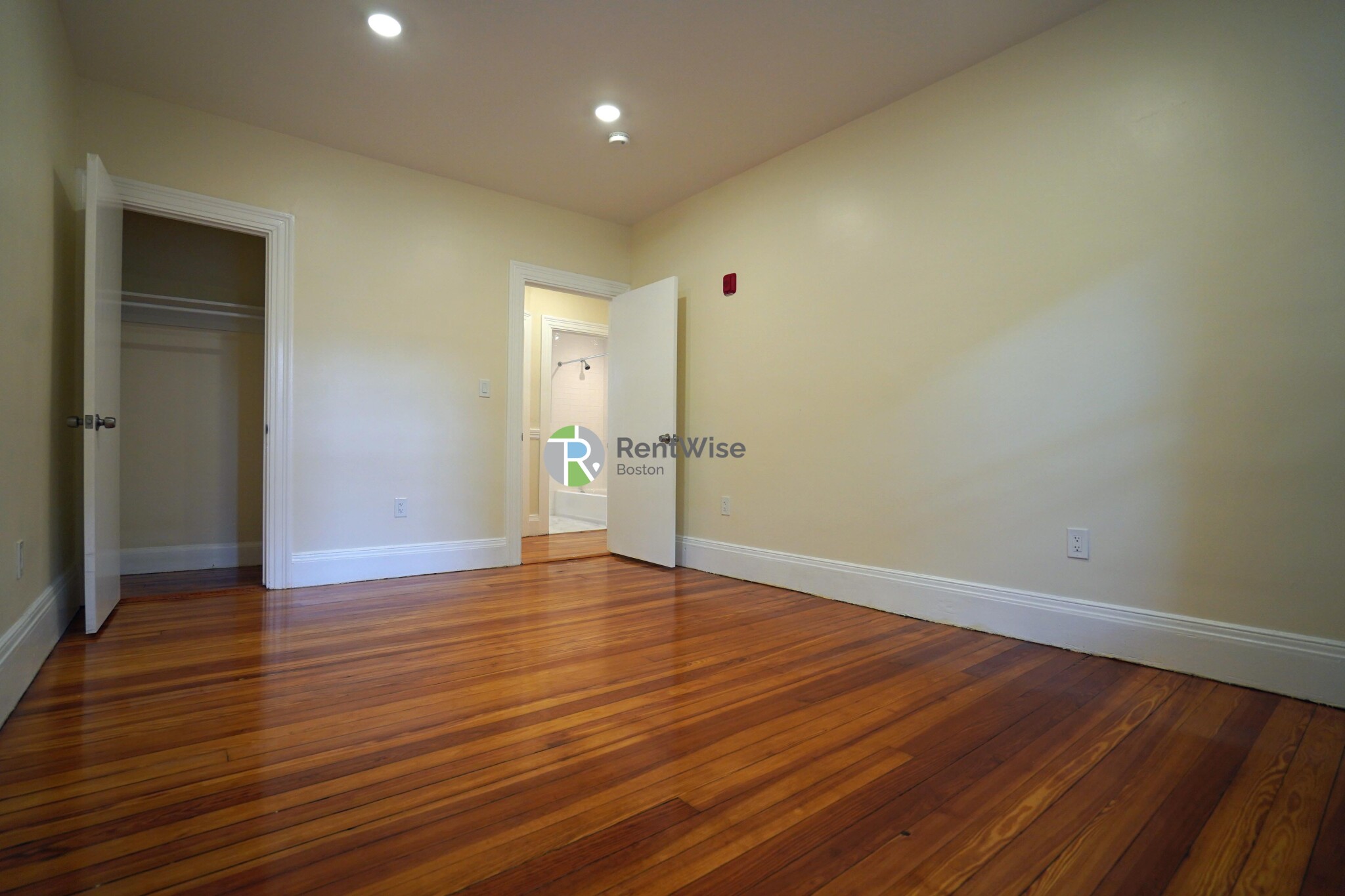 10 Beals St, North Brookline