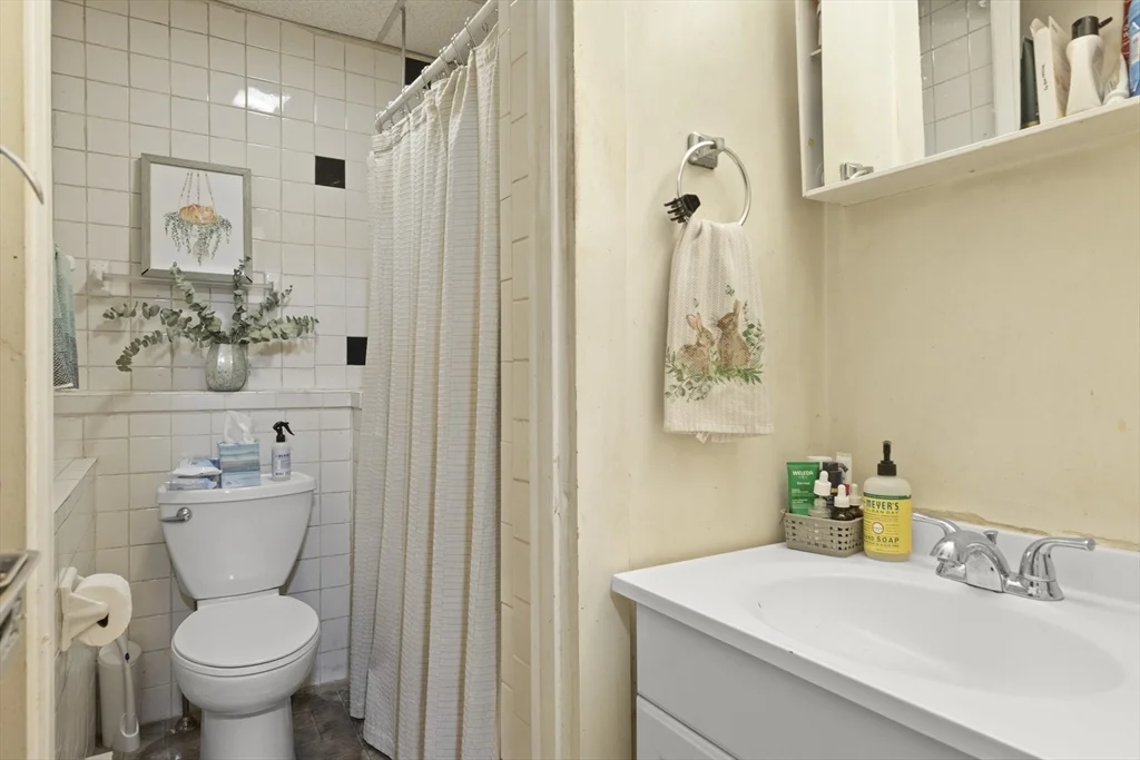 218 Middlesex Ave, Medford