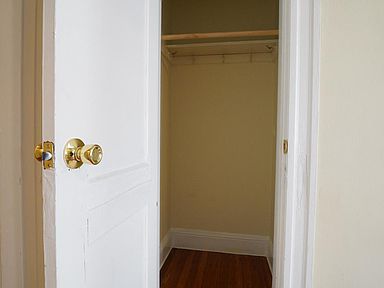 Studio bed, 1 bath apartment for rent at 221 Kelton Unit 2, Allston — photo 8 of 12