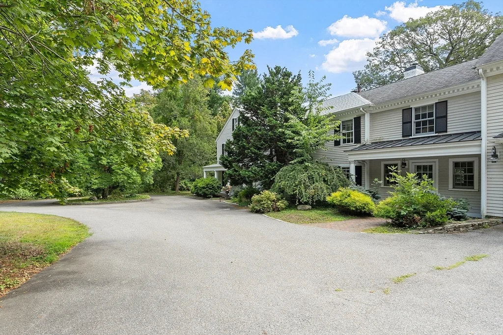 251A Old Billerica Rd, Bedford