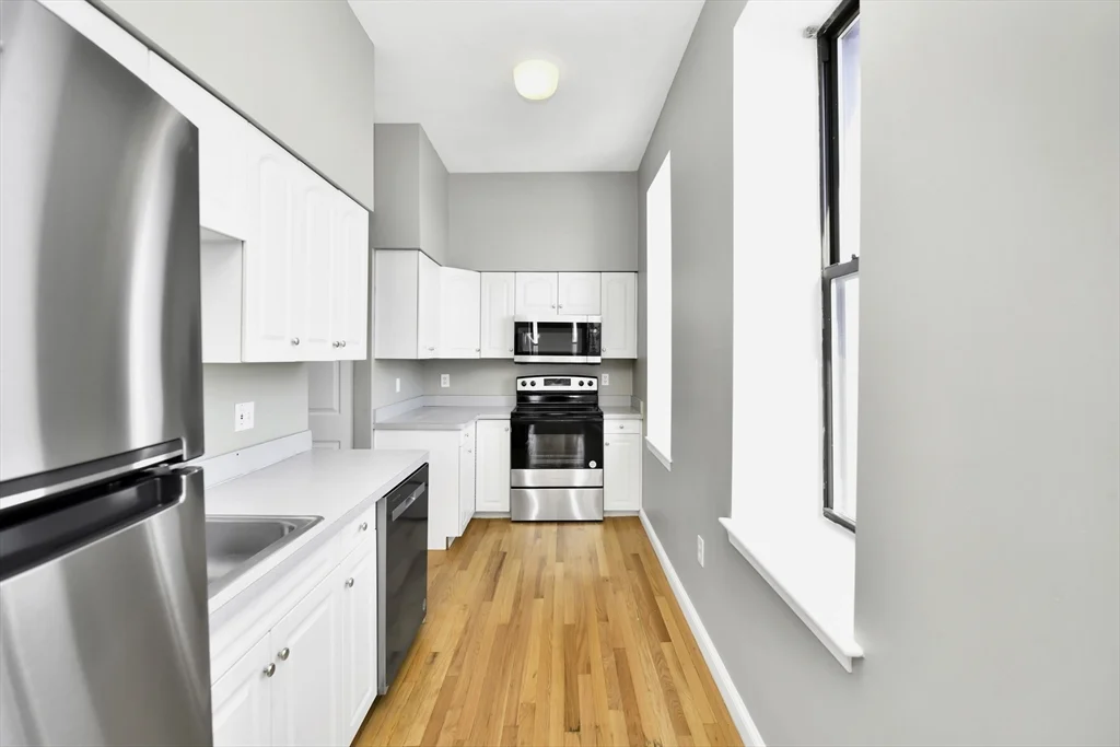 3 Forest St, Medford