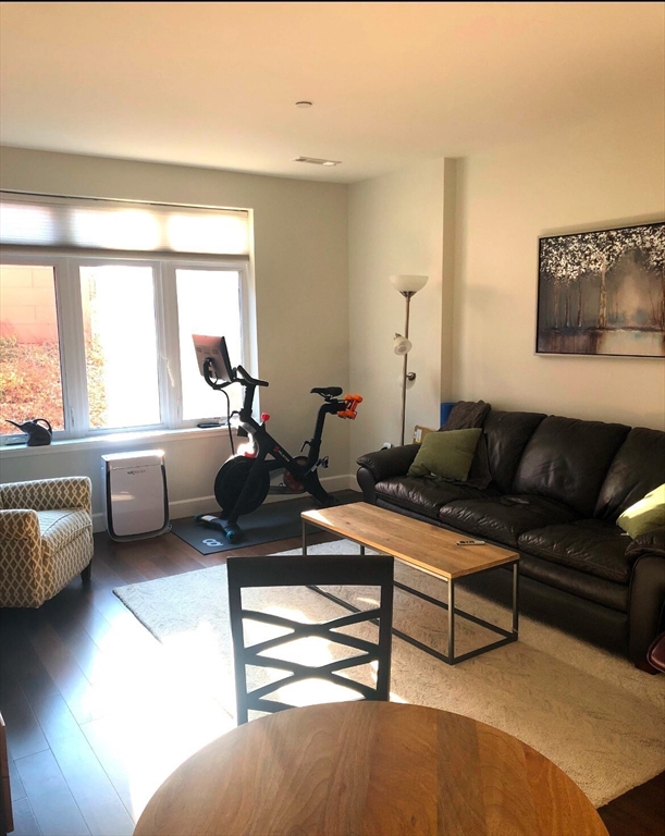 1501 Commonwealth Ave, Brighton