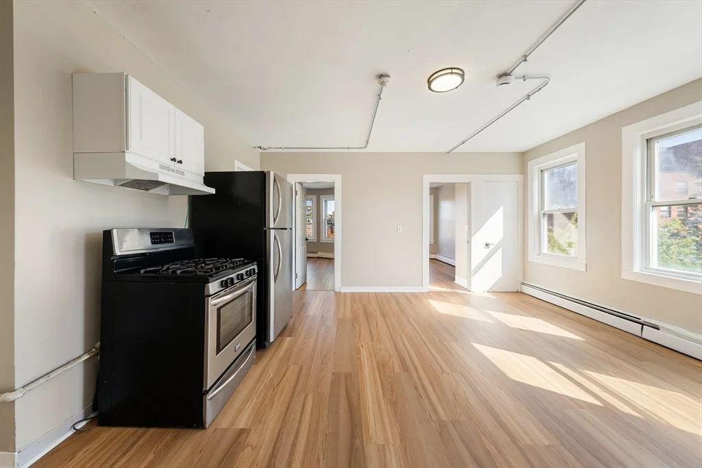 50 Common St, North Lawrence