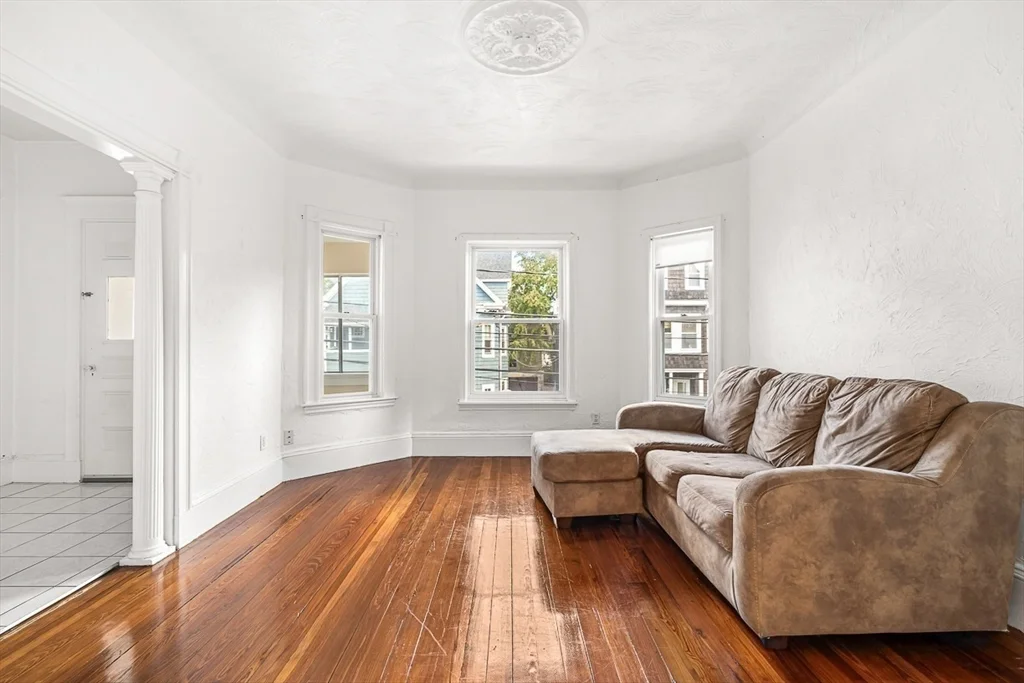 36 Windsor Rd, Davis Square