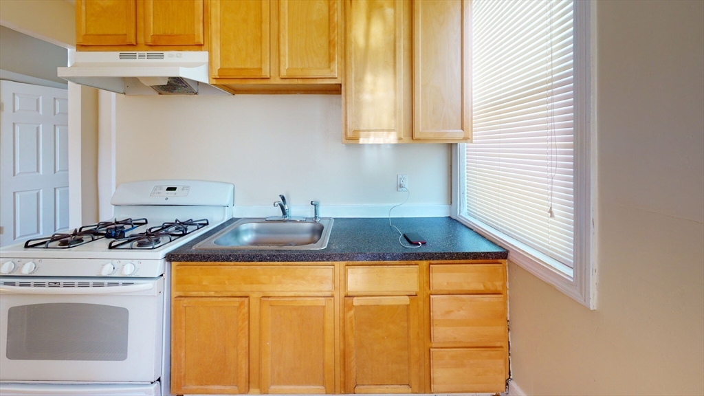 15 Langdon St, South Boston