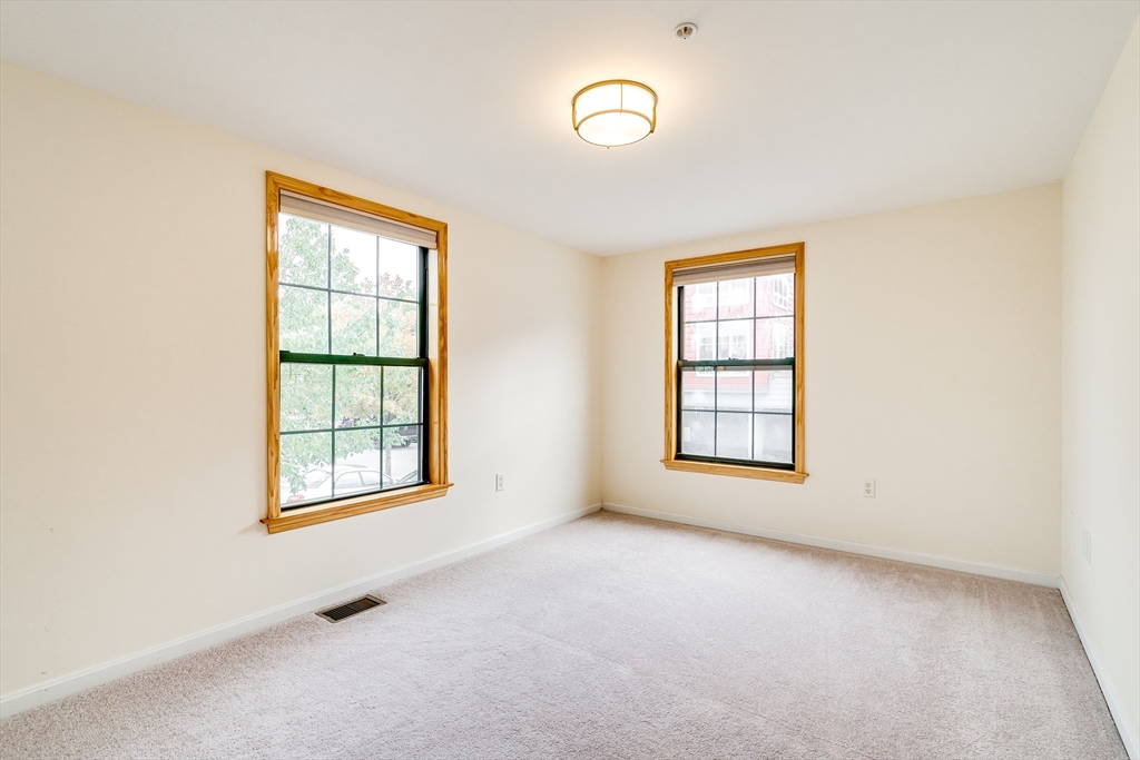 210 Broadway, Everett