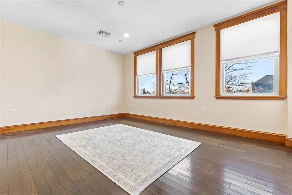 44 Maple St, Danvers Center