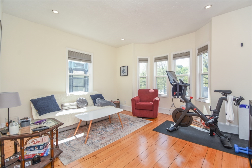 431 Faneuil St, Brighton