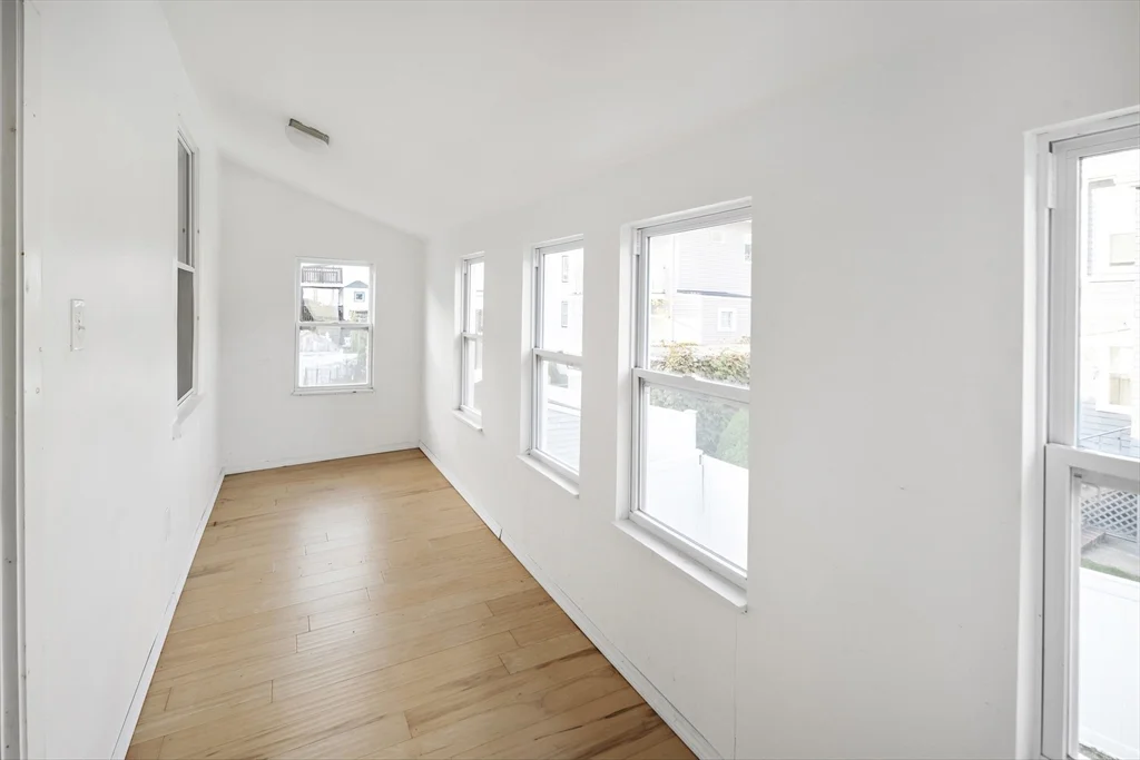30 Early Ave, Lawrence Estates