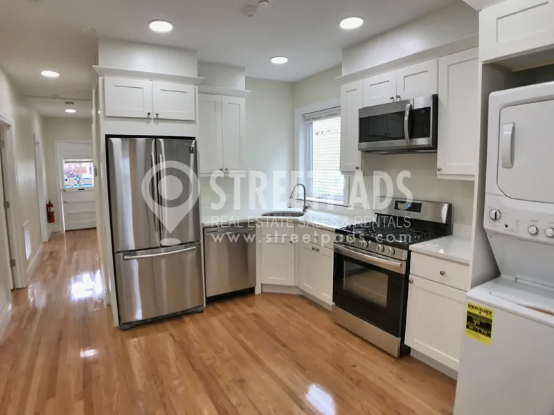 327 Highland Ave, Powder House Square