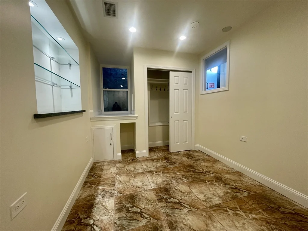 25 Saint Mary's Ct, Brookline