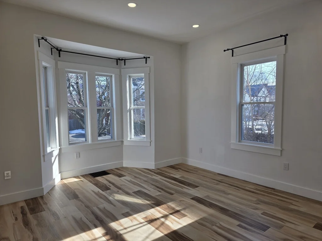 84 Dudley St, Medford