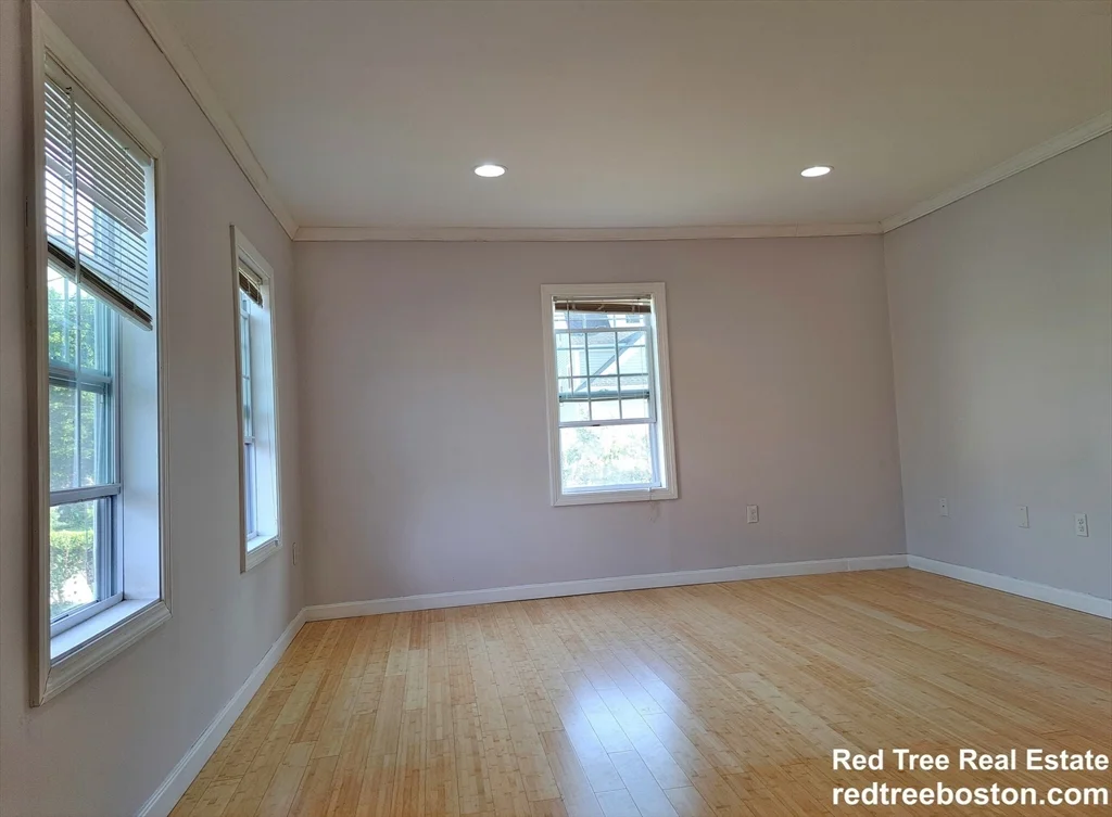 158 Baker St, West Roxbury