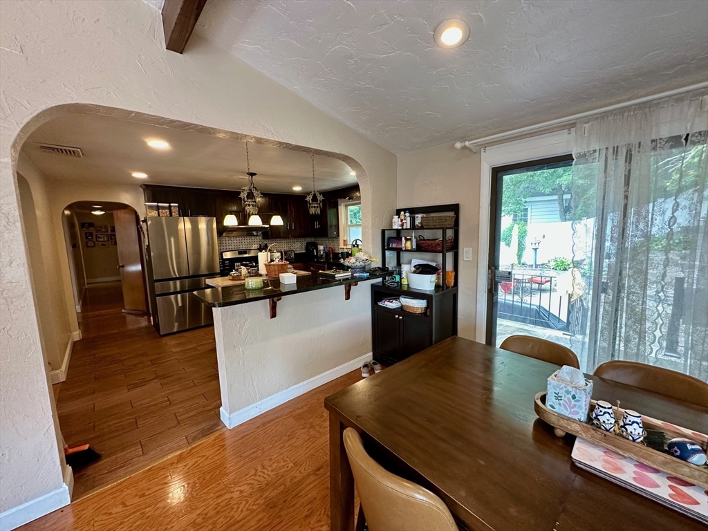 57 Maurice St, Medford