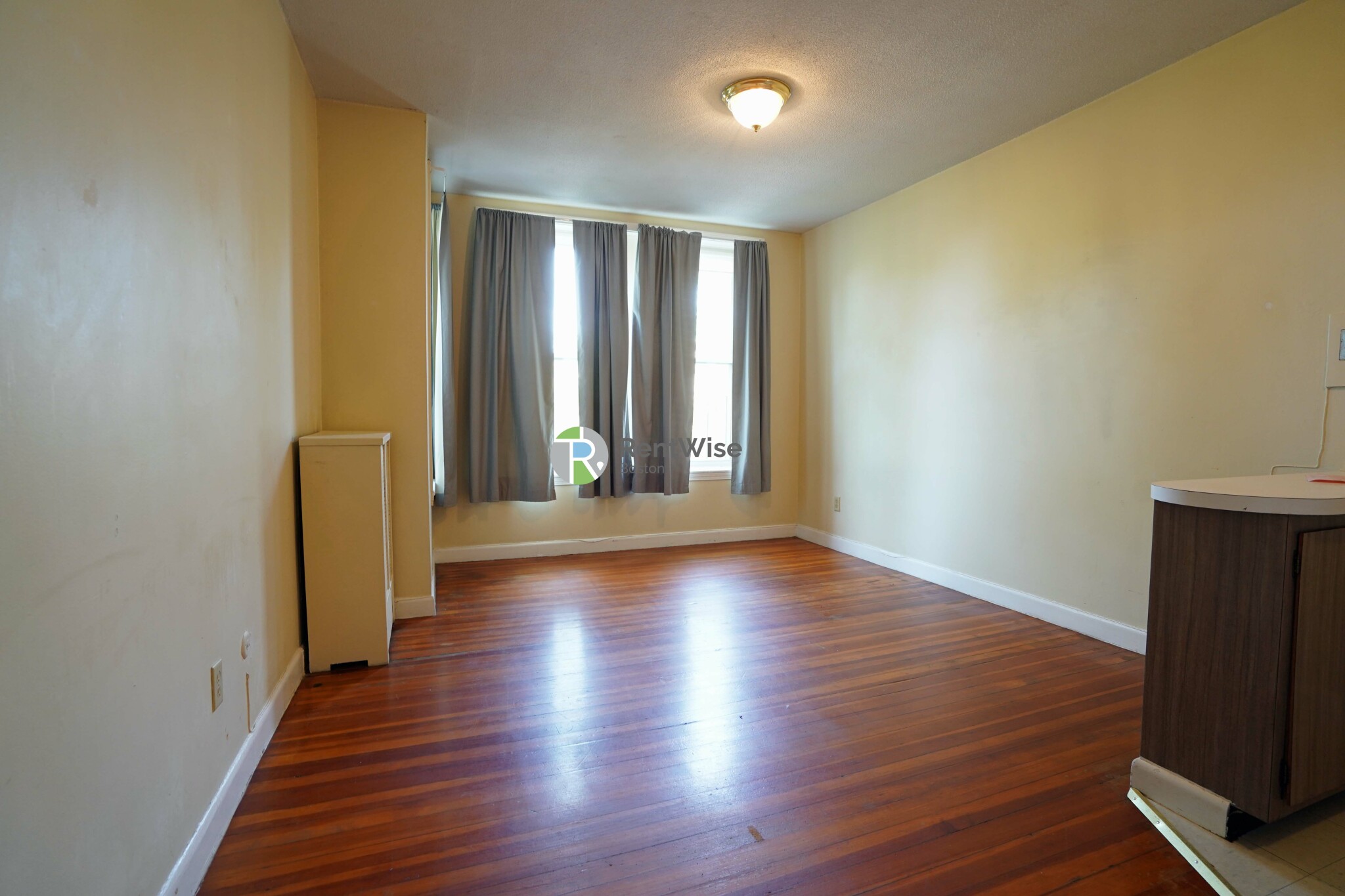 1132 Commonwealth Ave, North Brookline