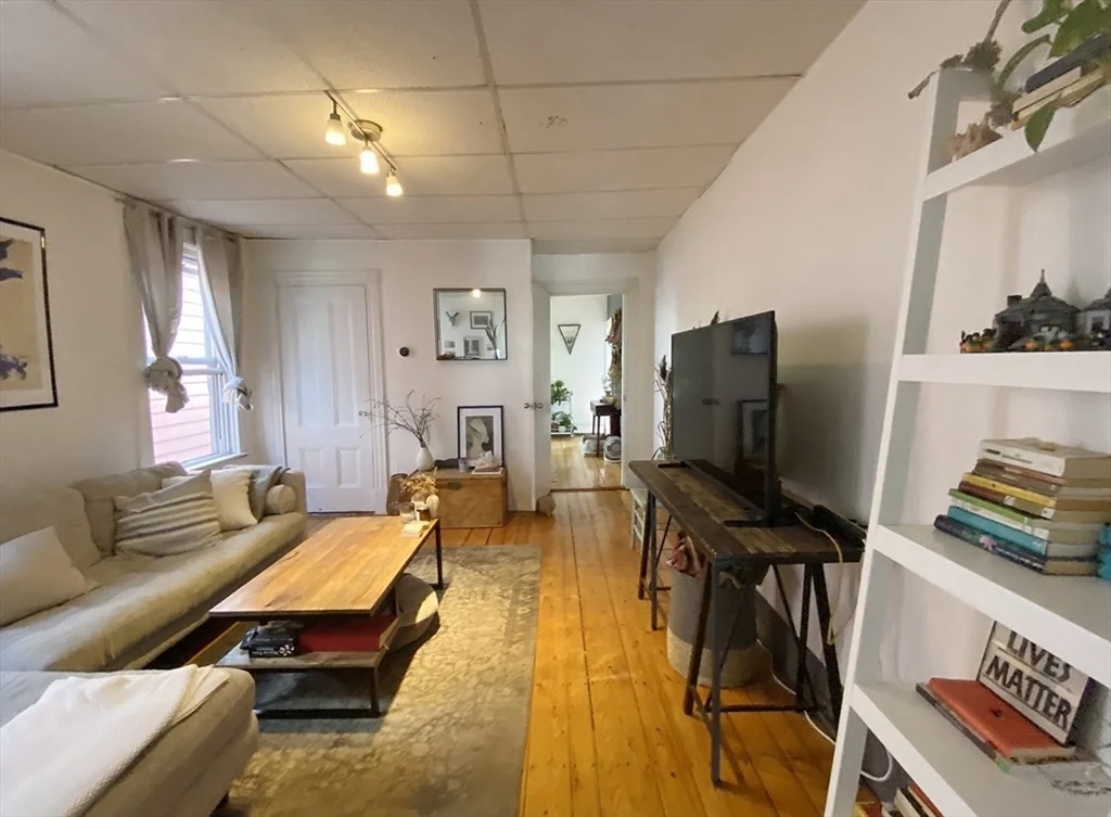 496 Sumner St, East Boston
