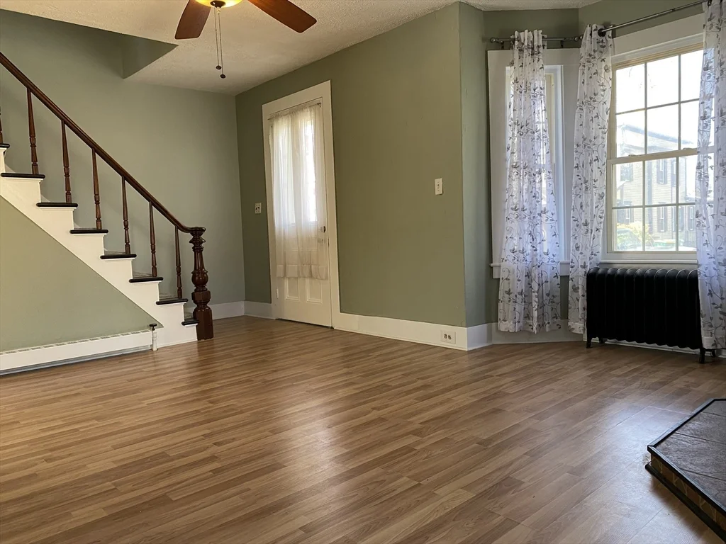 74 Moore Ave, Warren