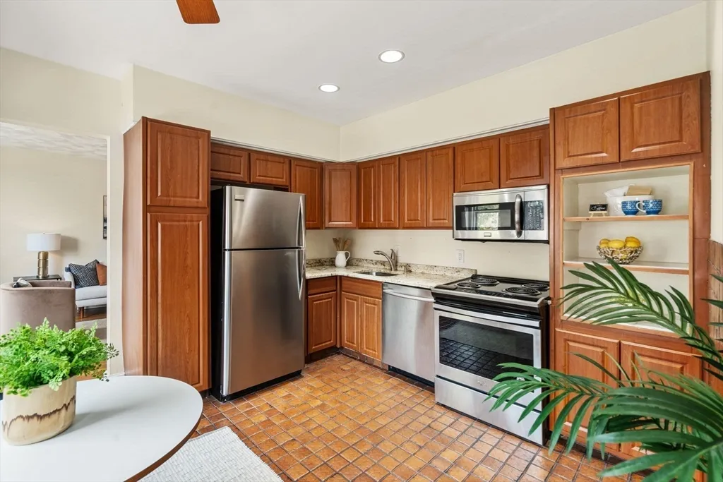 37 Saint Paul St, Coolidge Corner