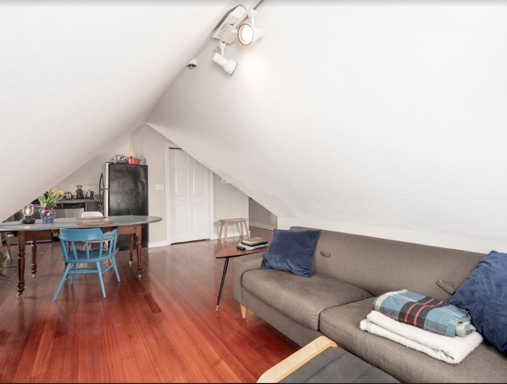 97 College Ave, Somerville