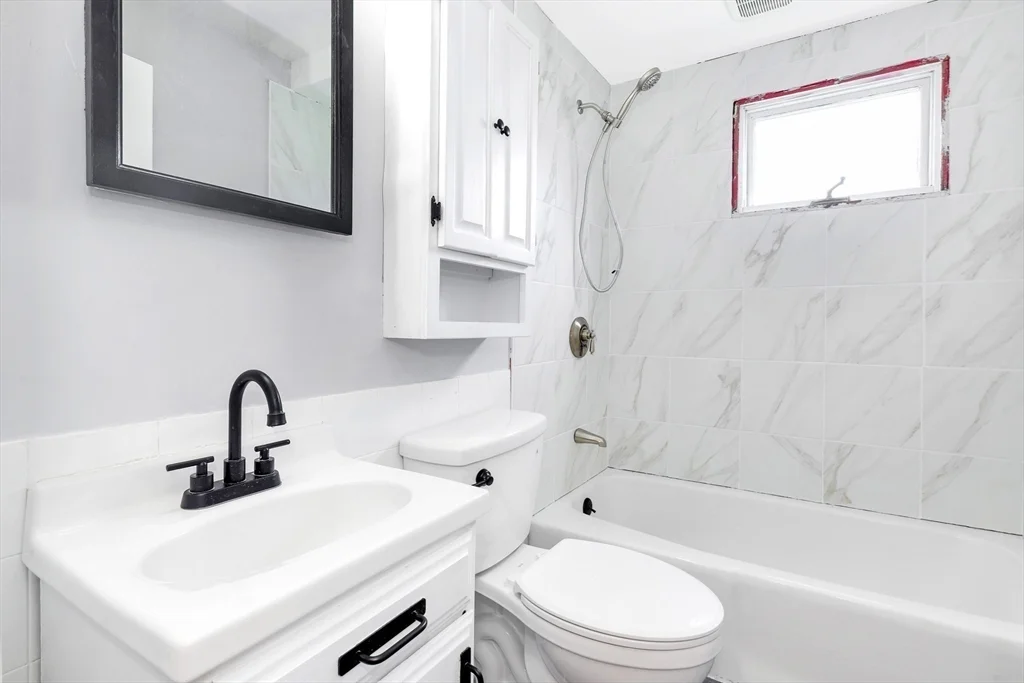 36 Marshall St, Winthrop Center