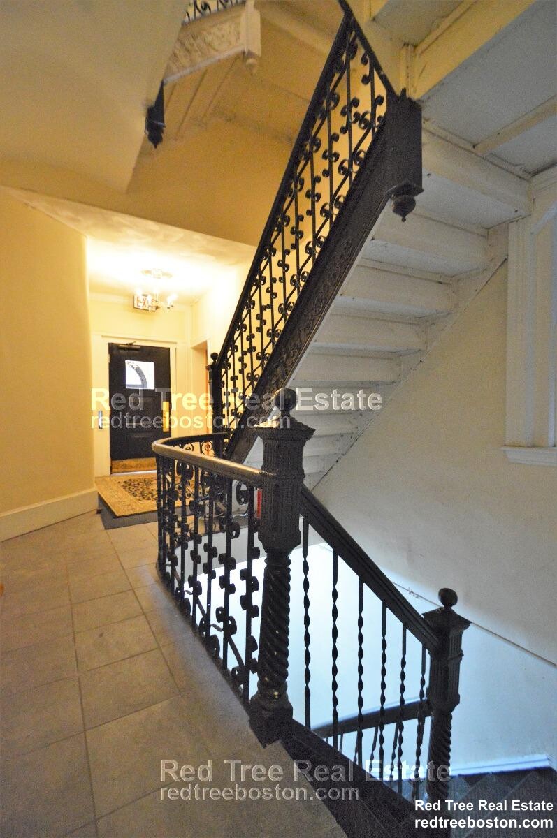 108 Myrtle St, Beacon Hill