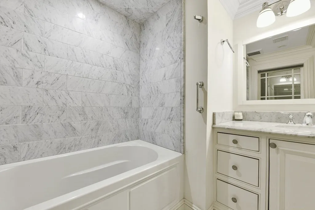 447 Beacon St, Back Bay