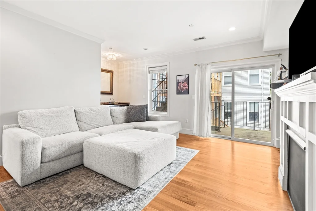 180 Gold St, South Boston