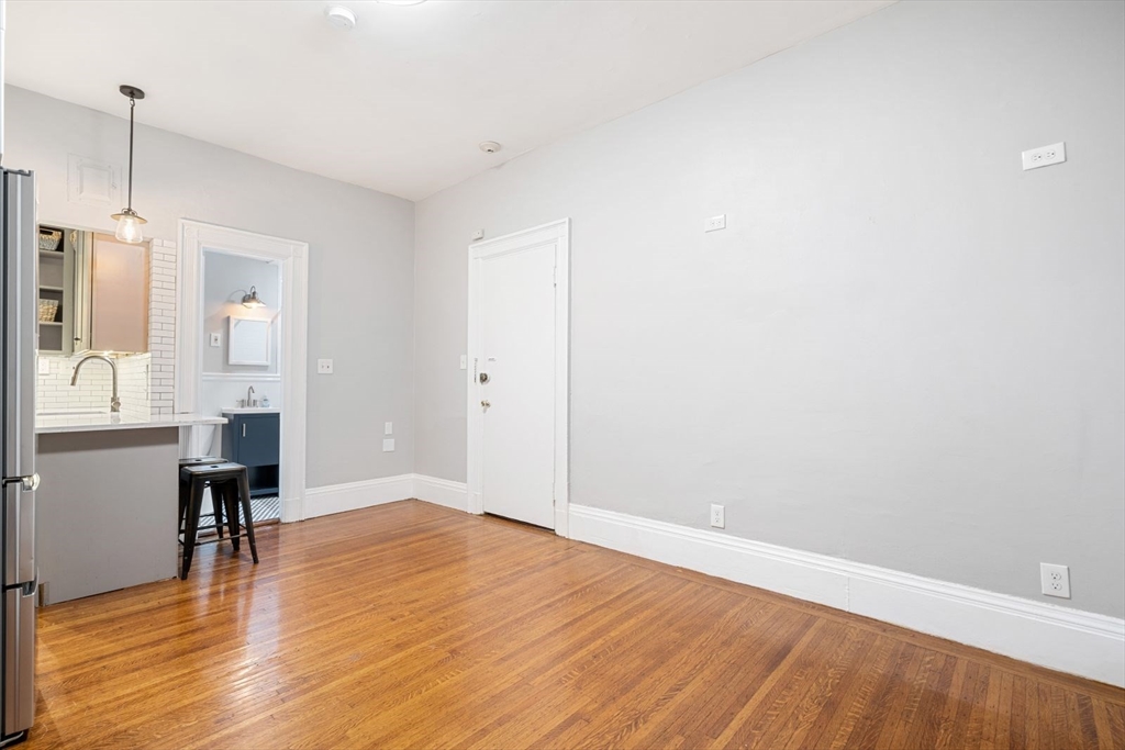 261 Beacon St, Back Bay