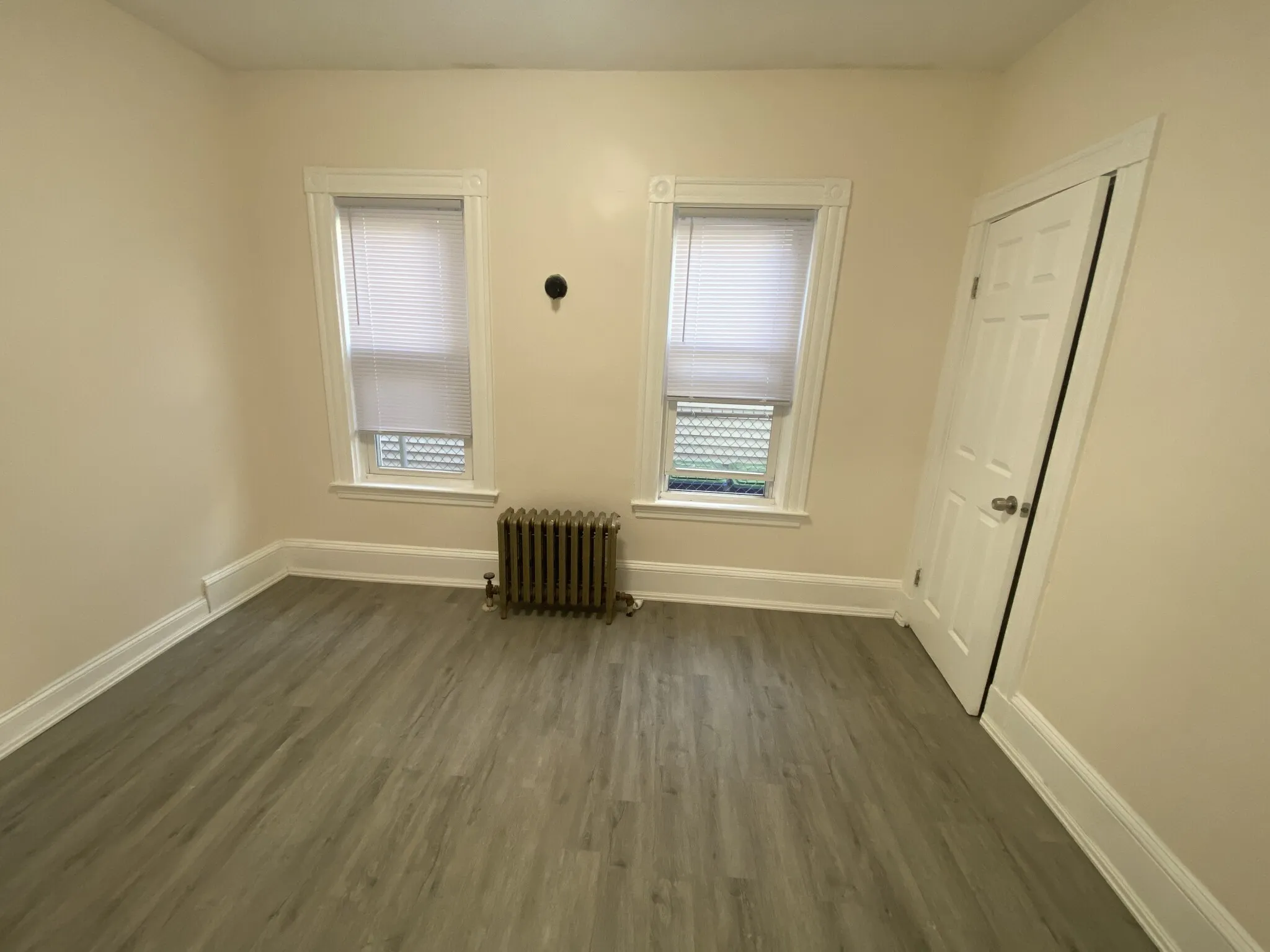 33 Everett Ave, East Somerville