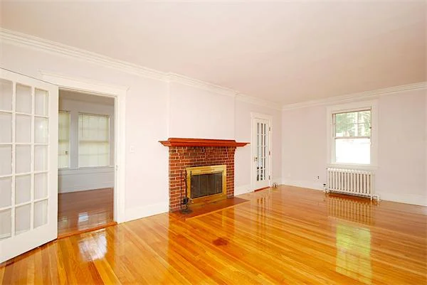 20 Trinity Ter, Newton Center