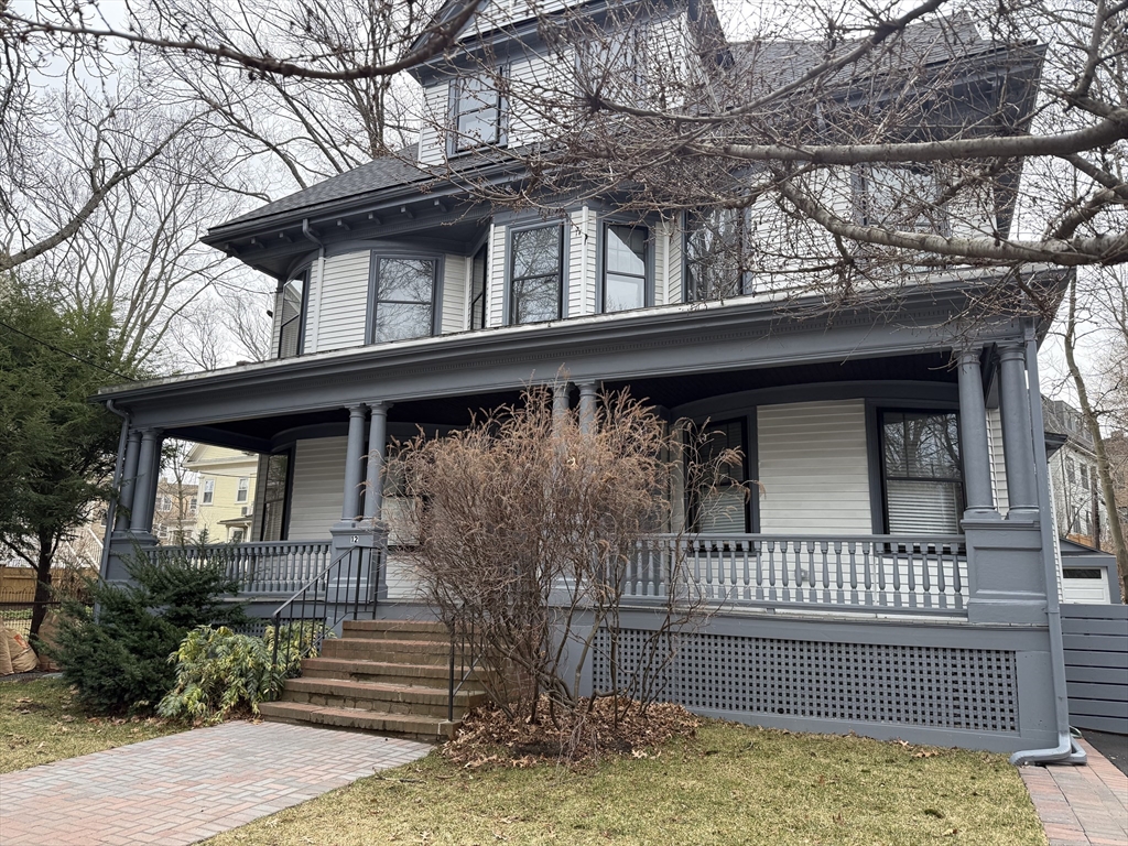 12 Manchester Rd, Coolidge Corner