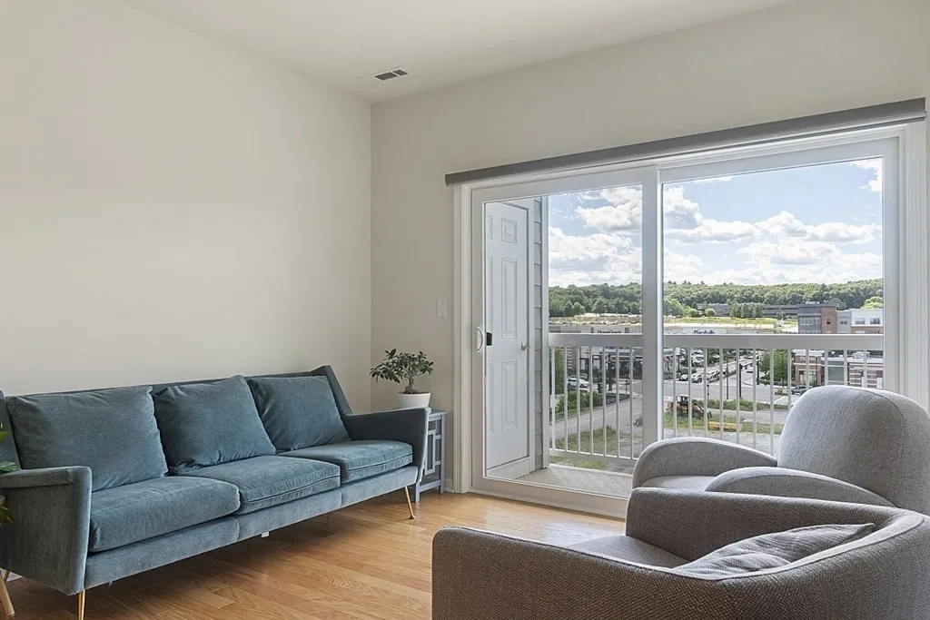 120 University, Westwood