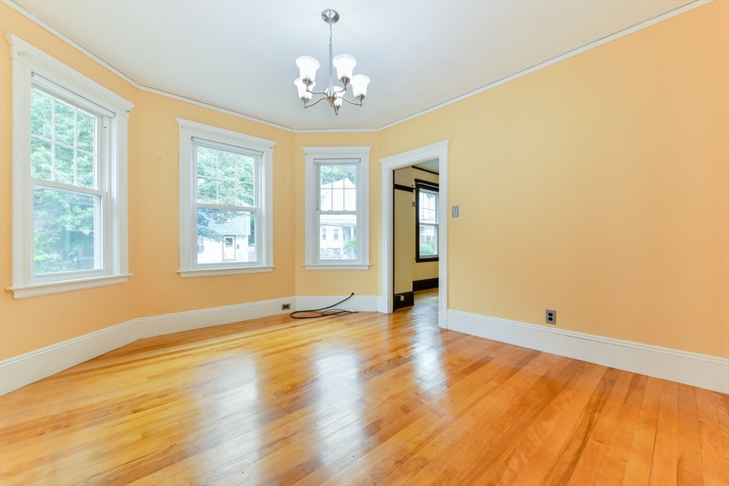 652 South, Roslindale