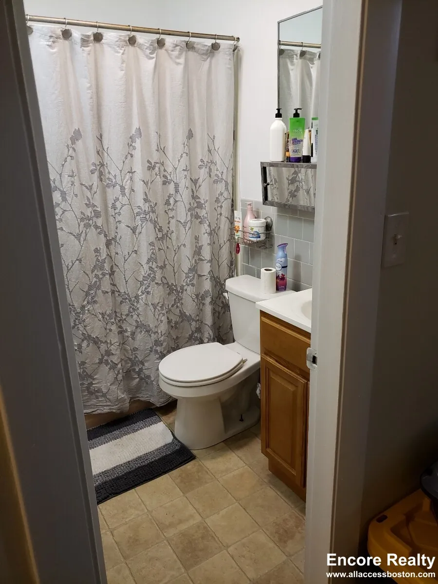 33 Lancaster Ter, Corey Hill