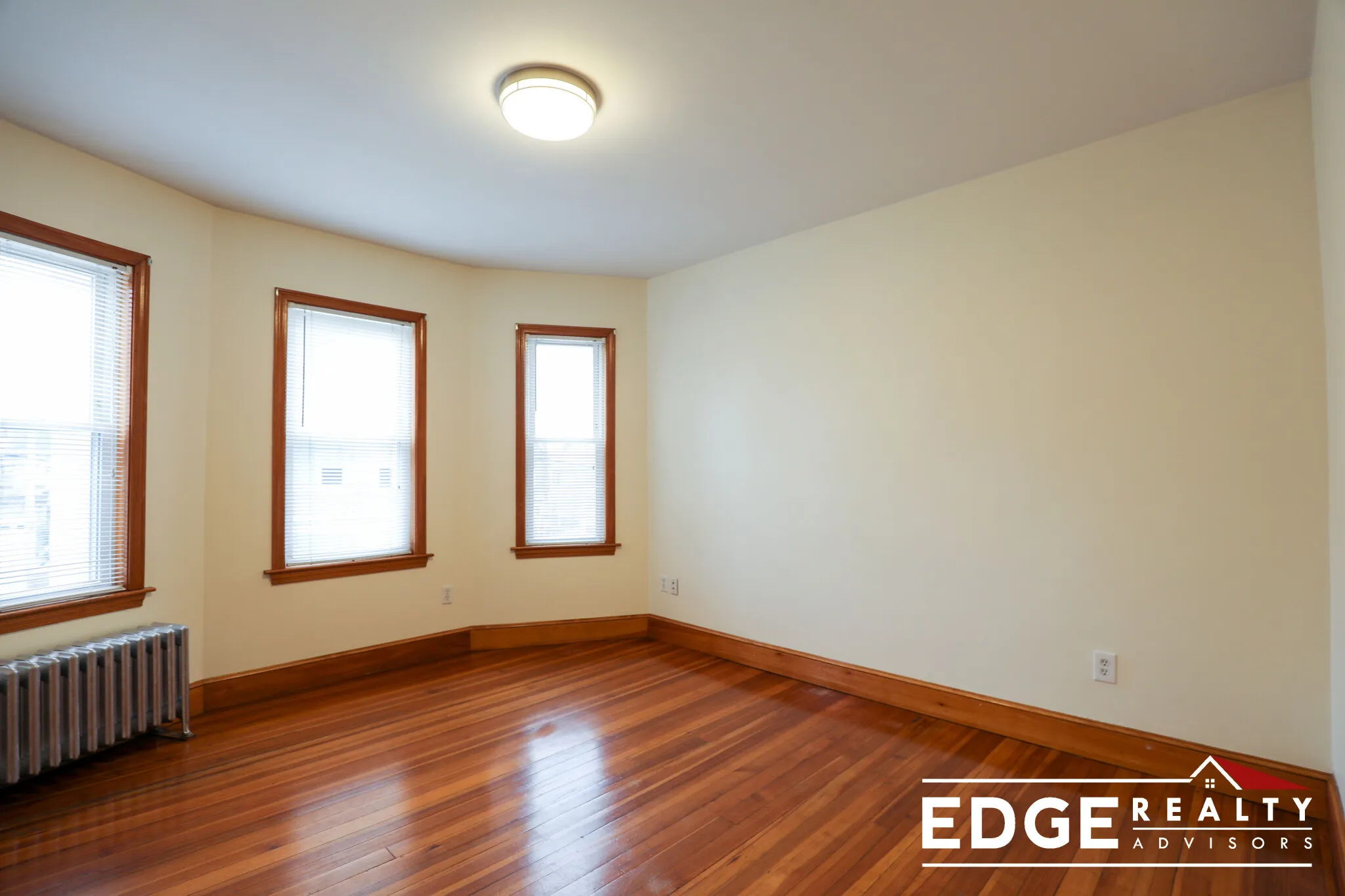 12 Montcalm Ave, Oak Square