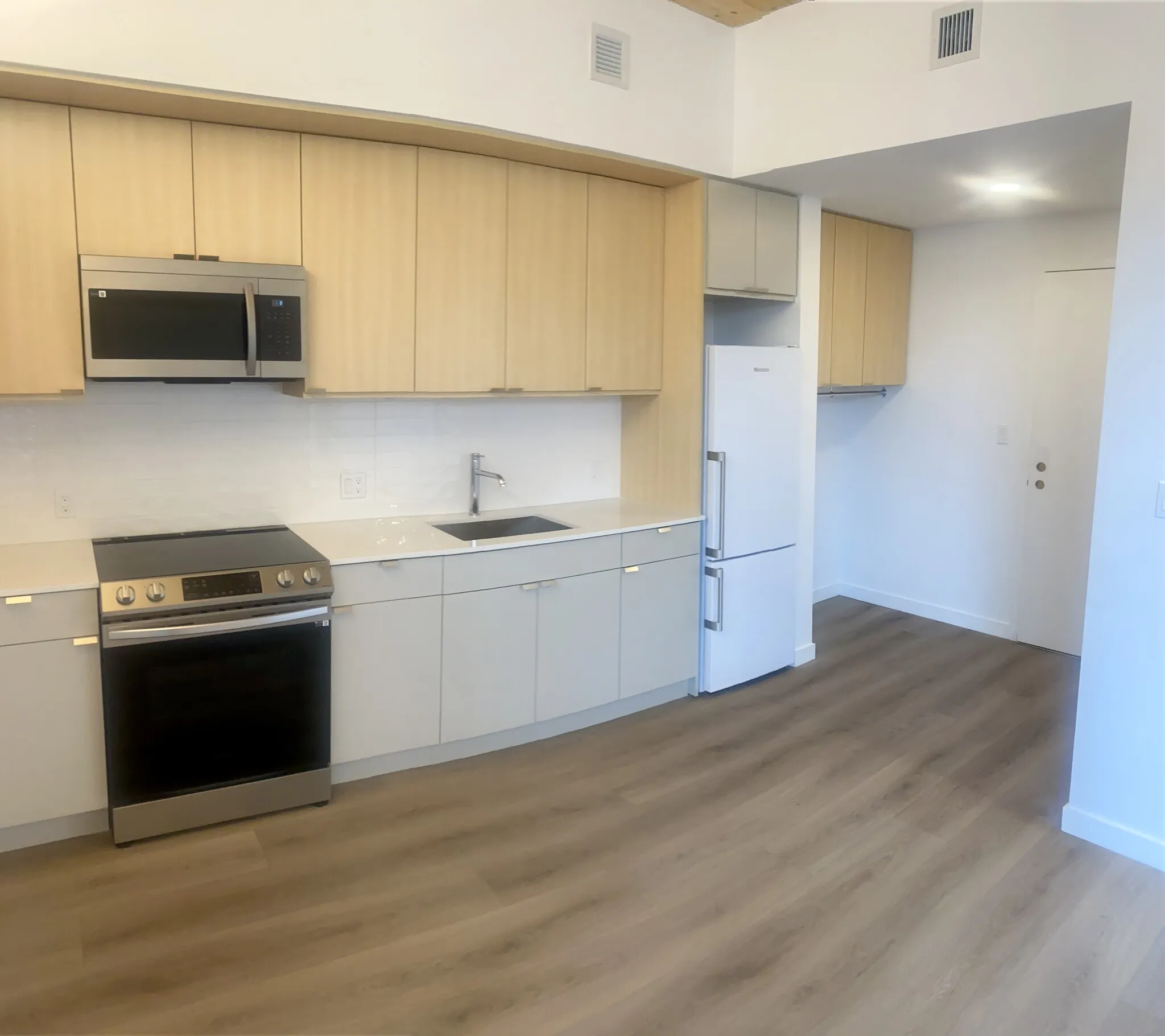 154 Broadway, East Somerville