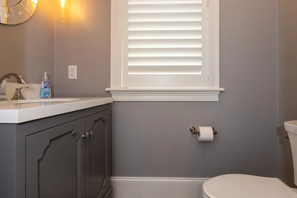 25 Cushing Ave, Crow Point