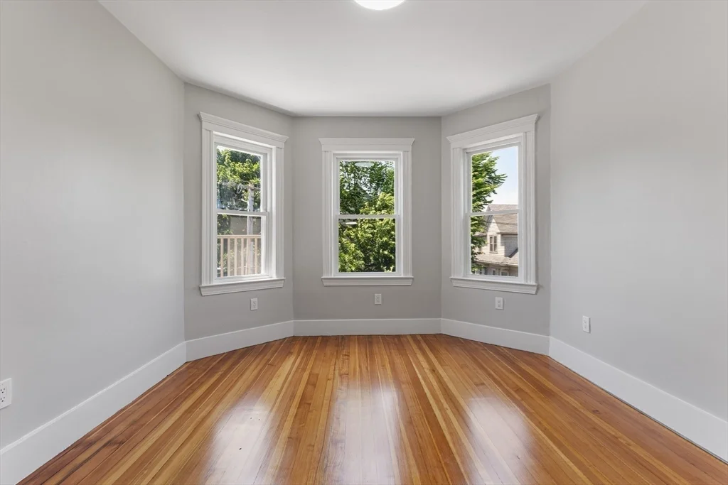 64 Bakersfield, Dorchester