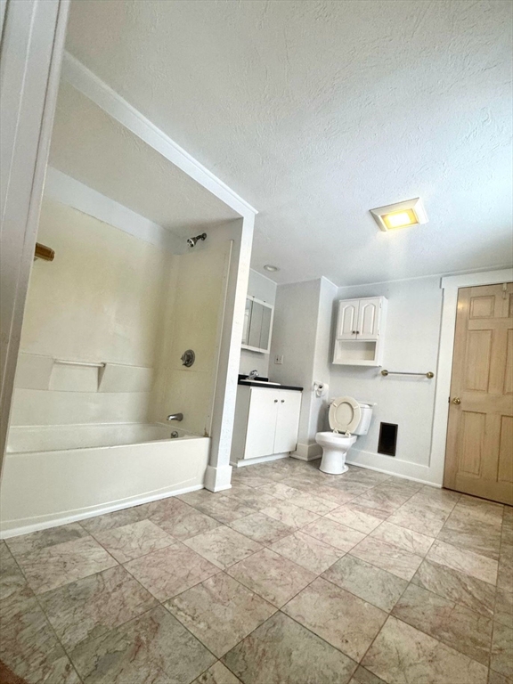 20 S Main St, Ashburnham