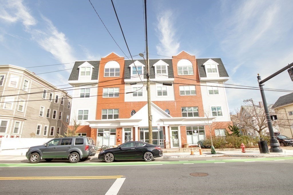 65 Beacon St, Somerville