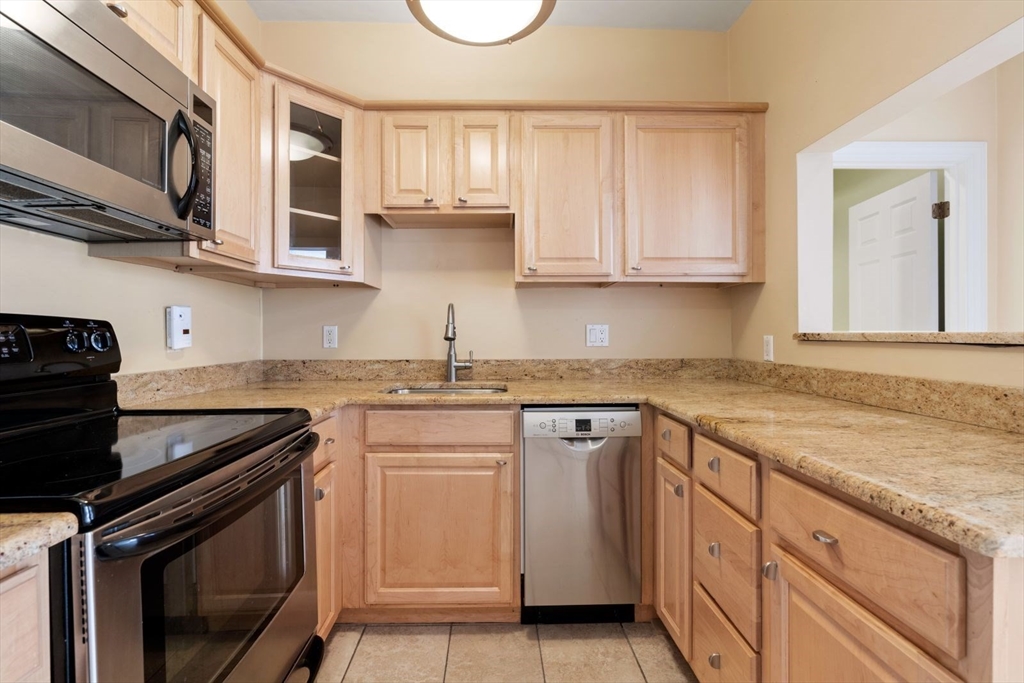 282 Newbury St, Back Bay