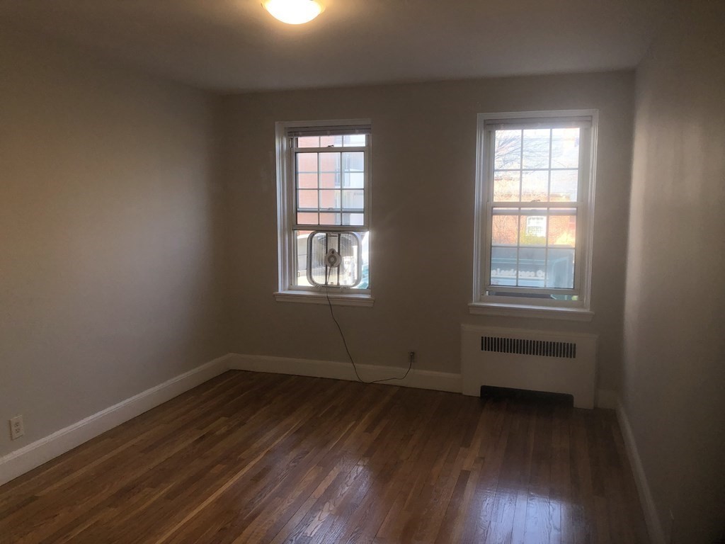 24 Concord Ave, Harvard Square